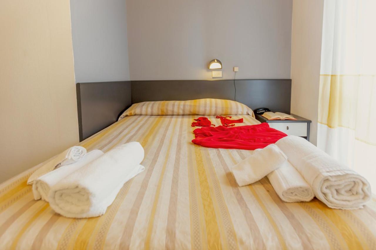 Hotel Airone Rimini Esterno foto