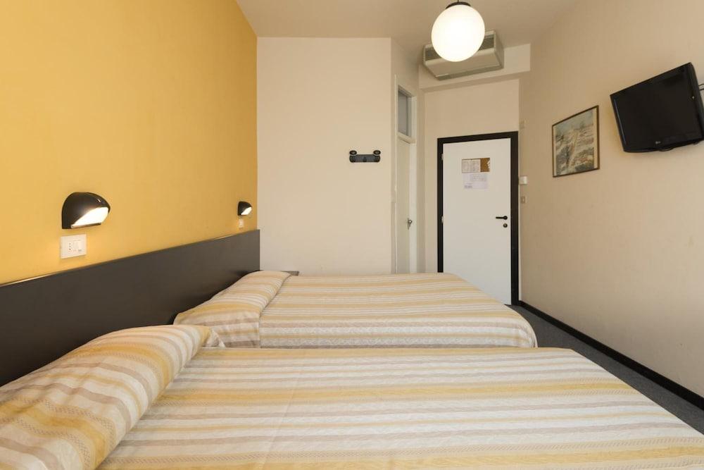 Hotel Airone Rimini Esterno foto