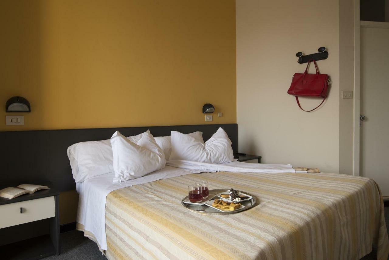 Hotel Airone Rimini Esterno foto